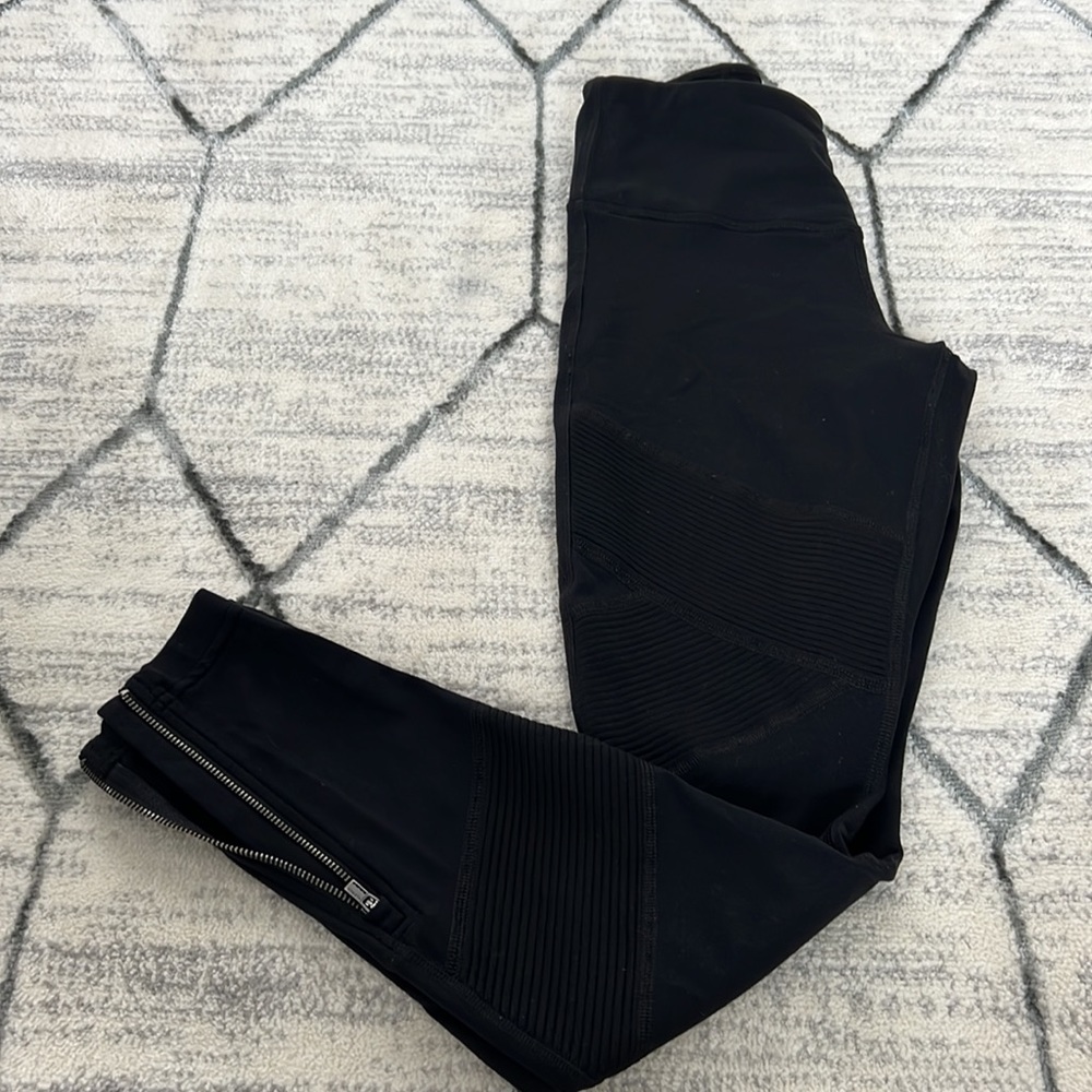 Athleta Moto Leggings Size XS Black EUC